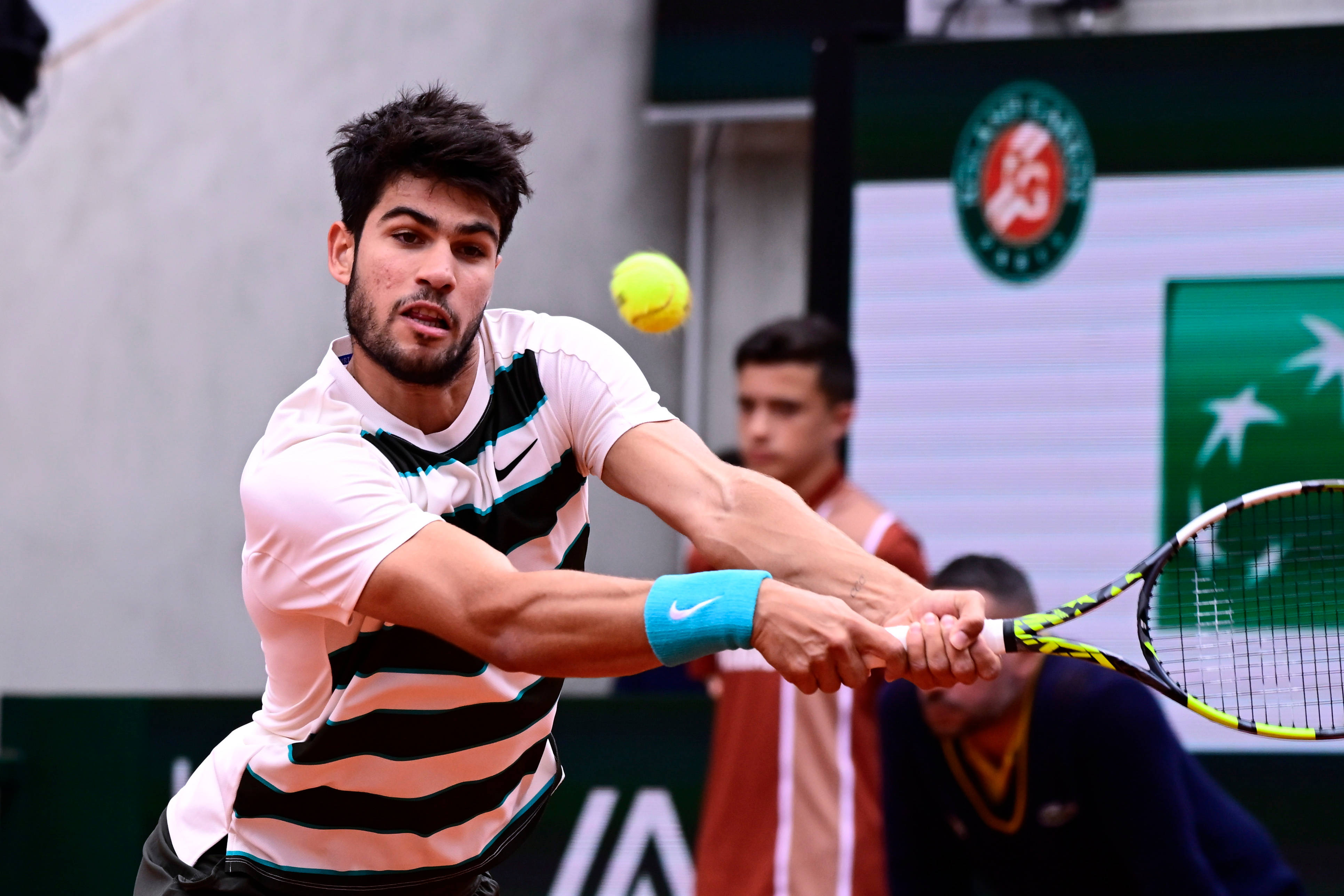 开云体育平台APP-意大利网球队险胜英国网球队，阿尔卡拉斯统治全场