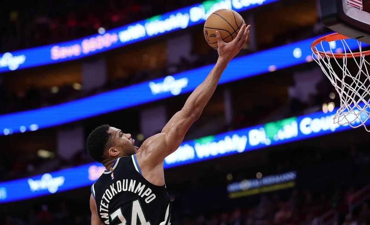 热火B队险胜雄鹿B队，布克送出助攻