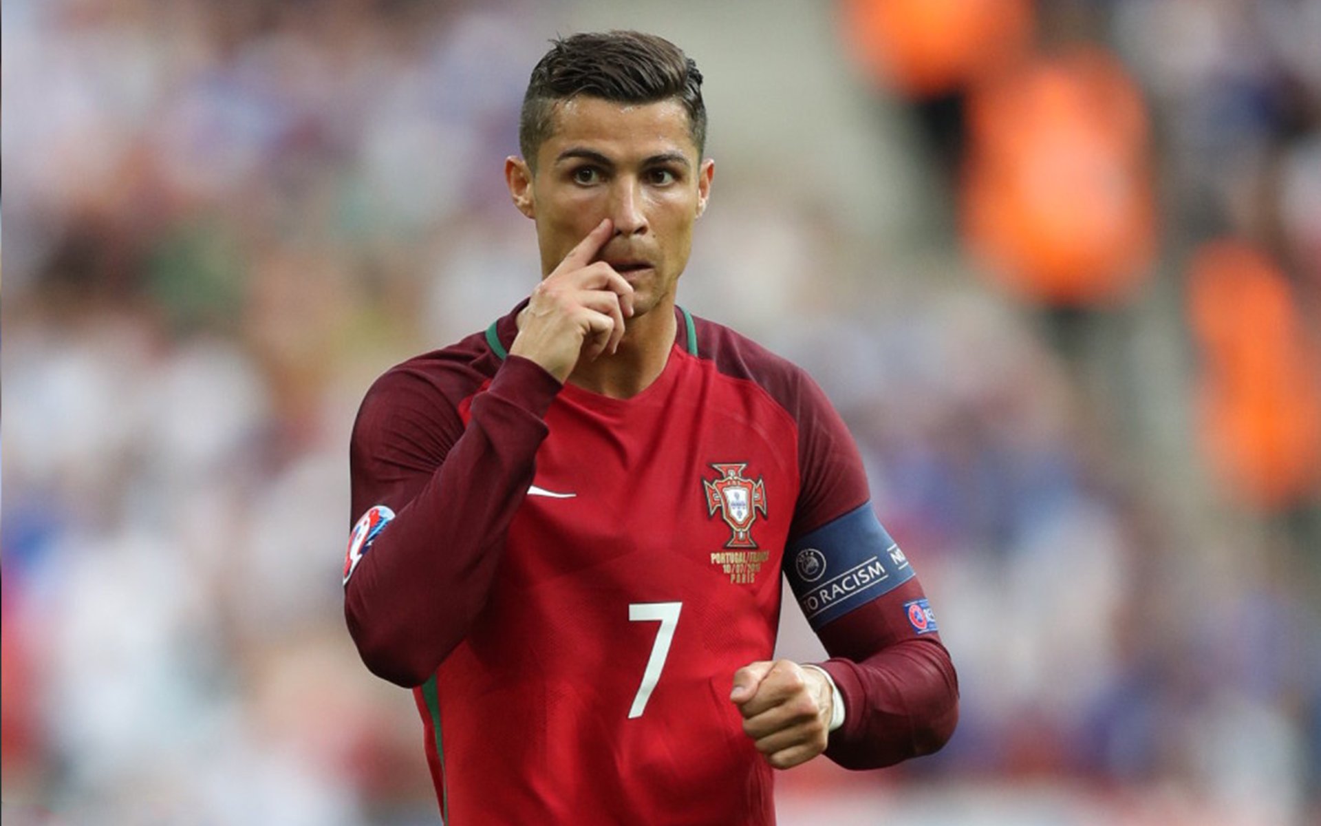 开云体育-平行时空的决胜夜，绿茵场上的铁血，与篮球馆里的冷箭